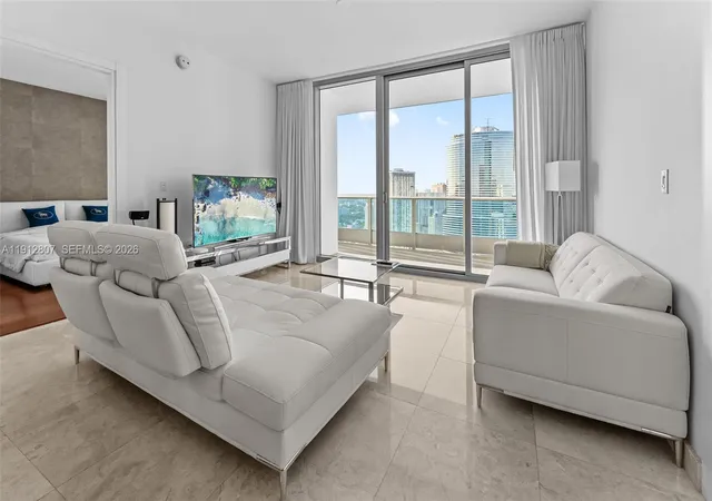 2nd image of 200 Biscayne Boulevard Way #4510, Miami, FL 33131 | MLS# A11912807