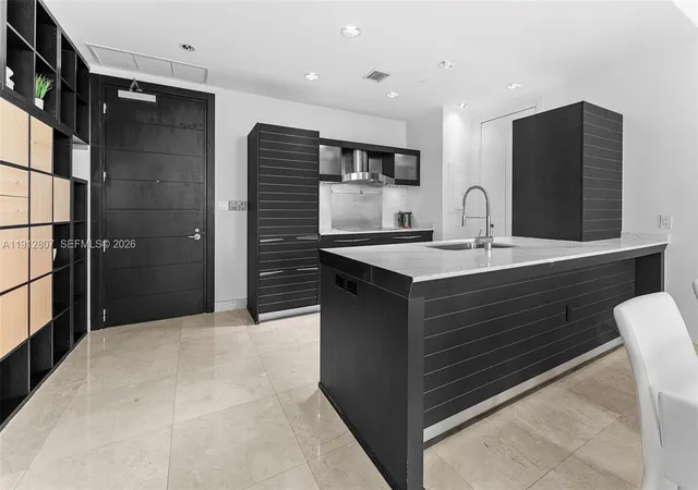 4th image of 200 Biscayne Boulevard Way #4510, Miami, FL 33131 | MLS# A11912807