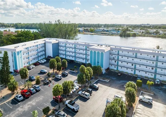 Homes for sale in Deerfield Beach, FL | 4311 Crystal Lake Dr #421, Deerfield Beach, FL 33064 | MLS# F10536631