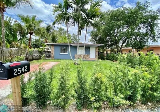 1st image of 2540 Ne 181st St, North Miami Beach, FL 33160 | MLS# A11903391