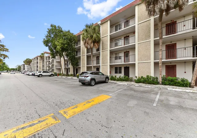 Homes for sale in Lauderdale Lakes, FL | 2650 Nw 49th Ave #422, Lauderdale Lakes, FL 33313 | MLS# R11140853