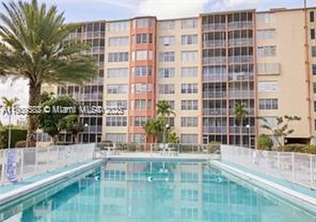 2nd image of 1770 NE 191st St, Miami, FL 33179