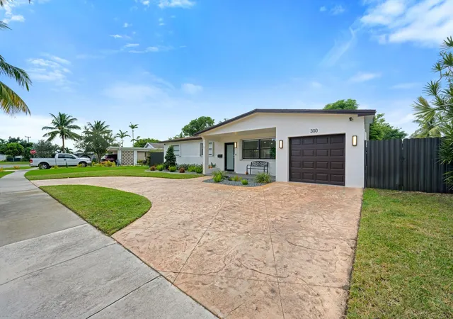 2nd image of 300 Sw 65th Wy, Pembroke Pines, FL 33023 | MLS# F10537112