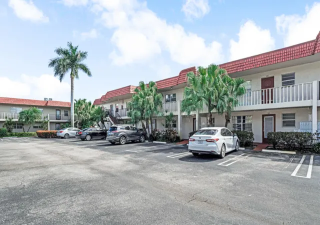 Homes for sale in Delray Beach, FL | 33 Abbey Ln, Delray Beach, FL 33446