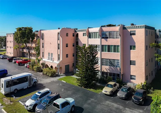 Homes for sale in Lauderdale Lakes, FL | 4211 Nw 41st St #205, Lauderdale Lakes, FL 33319 | MLS# F10537204