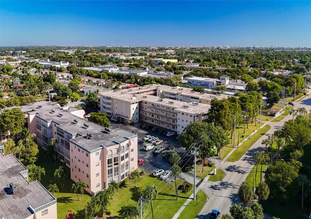 Homes for sale in Lauderdale Lakes, FL | 4211 Nw 41st Street, Lauderdale Lakes, FL 33319 | Houzeo