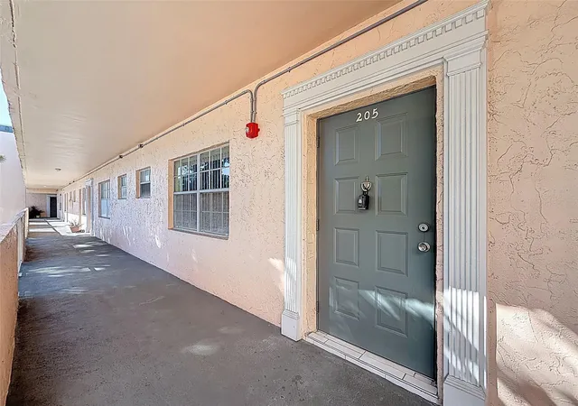 Homes for sale in Lauderdale Lakes, FL | 4211 Nw 41St St, Lauderdale Lakes, FL 33319