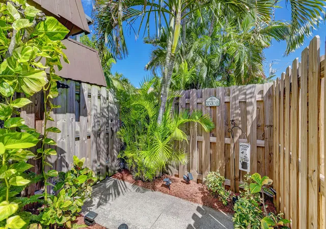 Homes for sale in Palm Beach Gardens, FL | 3530 E Gardens East Dr E #B, Palm Beach Gardens, FL 33410 | MLS# R11141289