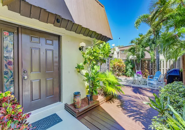Homes for sale in Palm Beach Gardens, FL | 3530 E Gardens East Dr E #B, Palm Beach Gardens, FL 33410 | MLS# R11141289