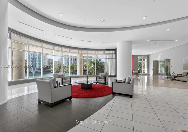 Homes for sale in Miami, FL | 300 Biscayne Blvd, Miami, FL 33131 | Houzeo