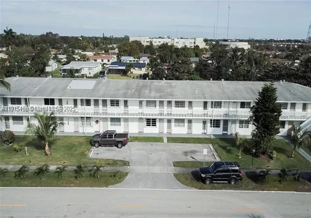 Photo 1 of Condo for sale at 122 Ne 204th St #3, Miami, FL 33179 | MLS# A11915466 | Listing updated on 2025-11-21