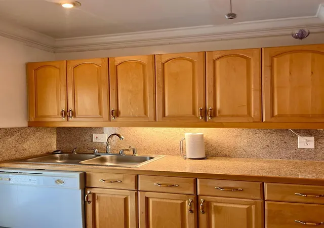 Homes for sale in Lighthouse Point, FL | 1951 Ne 39Th St #361, Lighthouse Point, FL 33064 | MLS# F10536856