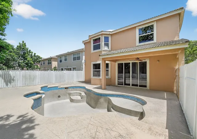 Photo 3 of Single family home for sale at 1579 Briar Oak Dr, Royal Palm Beach, FL 33411 | MLS# A11915910 | Listing updated on 2026-10-08