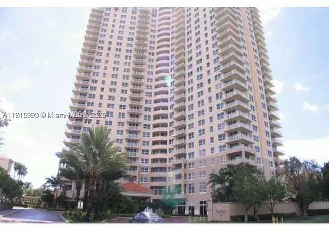 2nd image of 19501 W Country Clb Dr, Aventura, FL 33180