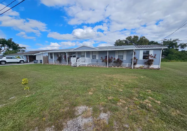 3rd image of 3222 Se 34Th Ave, Okeechobee, FL 34974 | MLS# R11141634