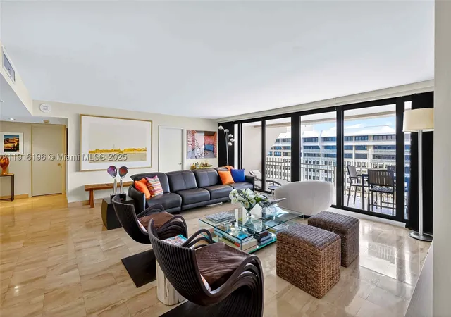 Listing Photo 4 - Condo for sale in building located at 2 Grv Isle Dr, Miami, FL 33133 - Unit #B1804
