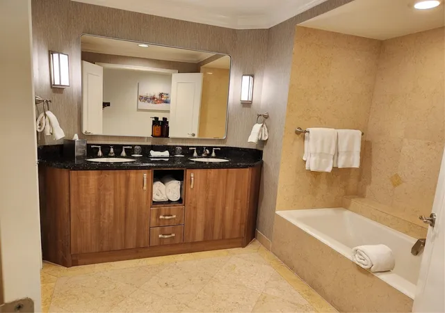5th image of 601 N Ft Lauderdale Bch Blvd #1116, Fort Lauderdale, FL 33304 | MLS# F10537642