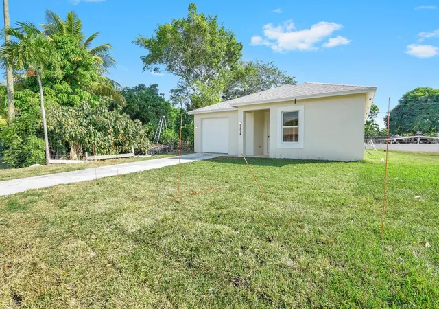 Homes for sale in Lantana, FL | 7874 Griswold St, Lantana, FL 33462 | MLS# F10537837