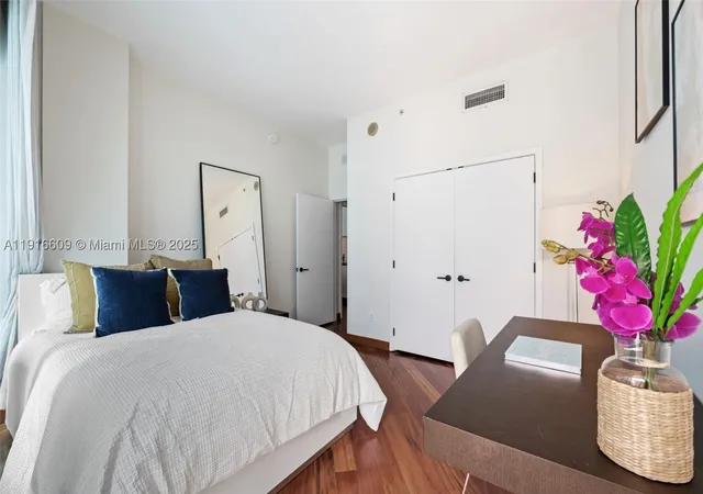 Homes for sale in Miami Beach, FL | 6801 Collins Ave #PH06, Miami Beach, FL 33141 | MLS# A11916609