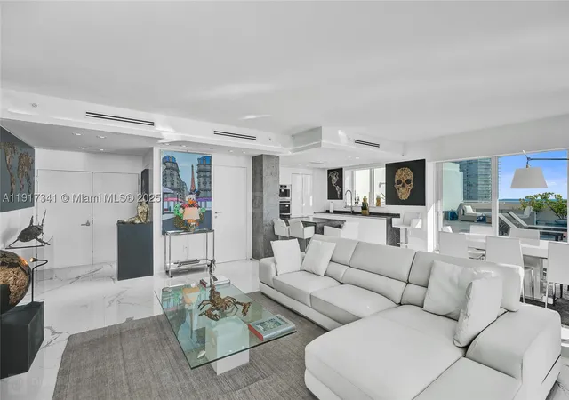 Listing Photo 4 - Condo for sale in building located at 650 W Ave, Miami, FL 33139 - Unit #PH01