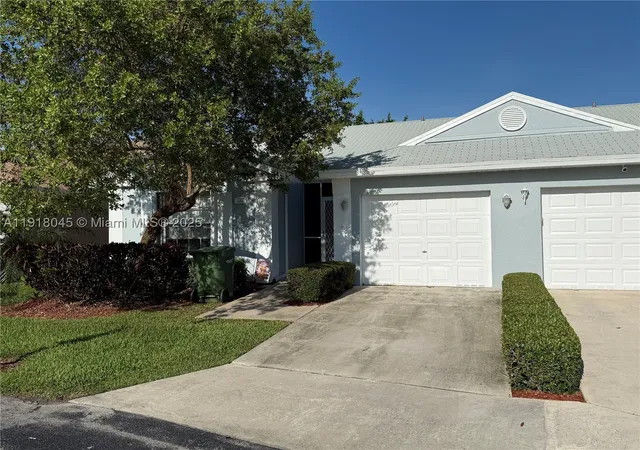 Photo 2 of Sale Pending at 737 Se 22nd Dr, Homestead, FL 33033 | MLS# A11918045 | Listing updated on 2026-10-08