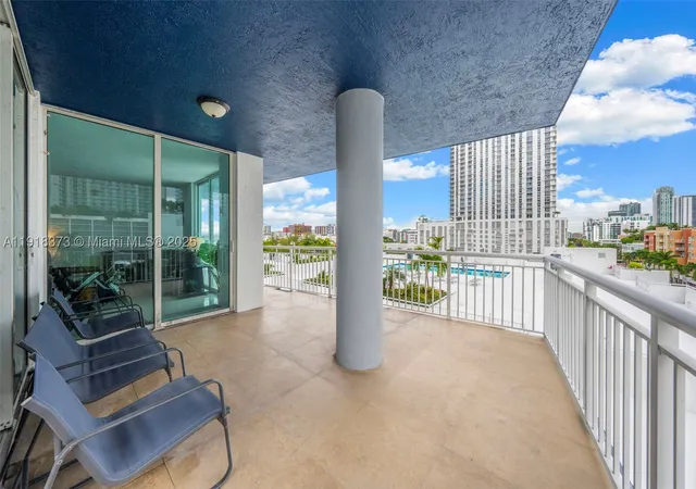 Photo 4 of Condo for sale at 275 Ne 18Th St #708, Miami, FL 33132 | MLS# A11918373 | Listing updated on 2026-09-28
