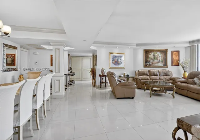2nd image of 1000 W Island Blvd #602, Aventura, FL 33160 | MLS# A11917504