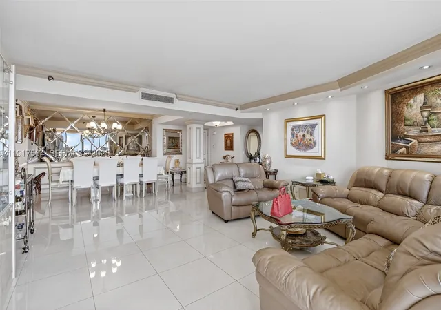 3rd image of 1000 W Island Blvd #602, Aventura, FL 33160 | MLS# A11917504