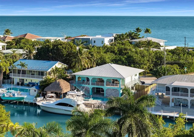 1st image of 232 W Seaview Dr, Marathon, FL 33050 | MLS# A11915619