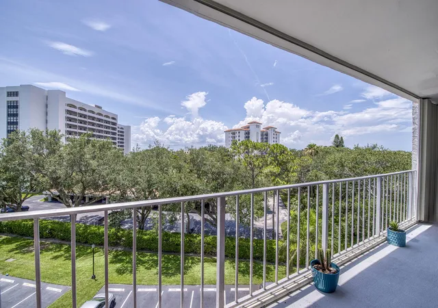 Homes for sale in North Palm Beach, FL | 336 Golfview Rd #518, North Palm Beach, FL 33408 | MLS# R11143090