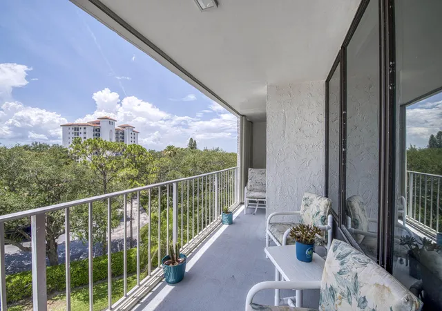 Homes for sale in North Palm Beach, FL | 336 Golfview Rd #518, North Palm Beach, FL 33408 | MLS# R11143090