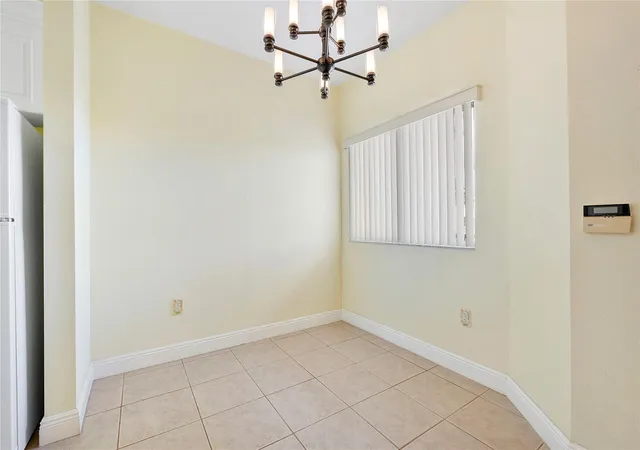 2nd image of 7765 Yardley Dr #403, Fort Lauderdale, FL 33321 | MLS# F10538346