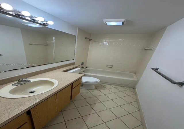2nd image of 513 Grn Springs Pl, West Palm Beach, FL 33409
