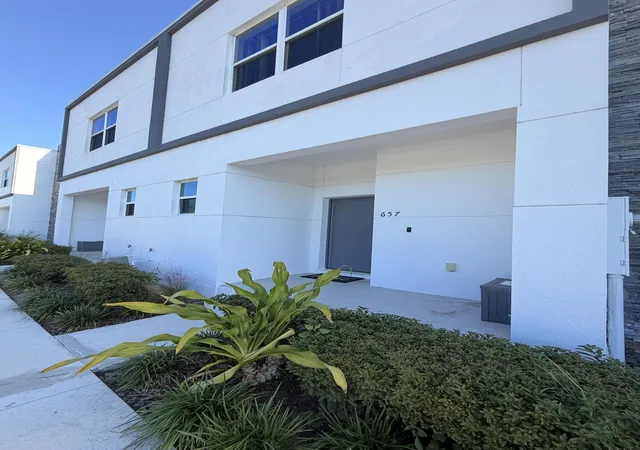 3rd image of 657 Trikomo Dr, Davenport, FL 33896 | MLS# R11143146