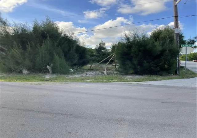 Homes for sale in Vero Beach, FL | 2432 42nd St, Vero Beach, FL 32967 | MLS# R11143191