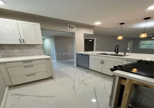 Photo 3 of Condo for sale at 5102 Nw 36Th St #605, Lauderdale Lakes, FL 33319 | MLS# A11919576 | Listing updated on 2026-06-17