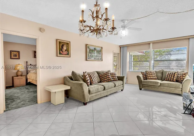 Listing Photo 1 - Condo for sale in building located at 5102 Nw 36Th St, Lauderdale Lakes, FL 33319 - Unit #607