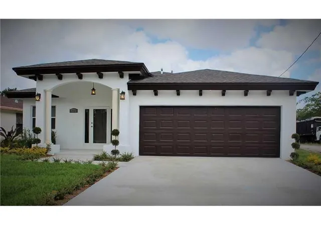 Homes for sale in West Park, FL | 4819 Sw 21st St, West Park, FL 33023 | MLS# F10538545