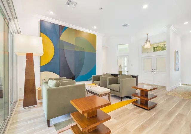 4th image of 3317 Embassy Dr, West Palm Beach, FL 33401 | MLS# R11143706