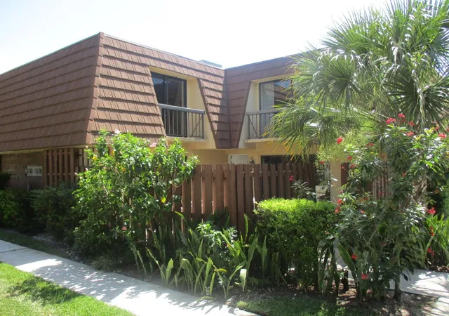 1st image of 825 Center St #3c, Jupiter, FL 33458 | MLS# R11143818