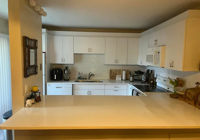 2nd image of 825 Center St #3c, Jupiter, FL 33458 | MLS# R11143818