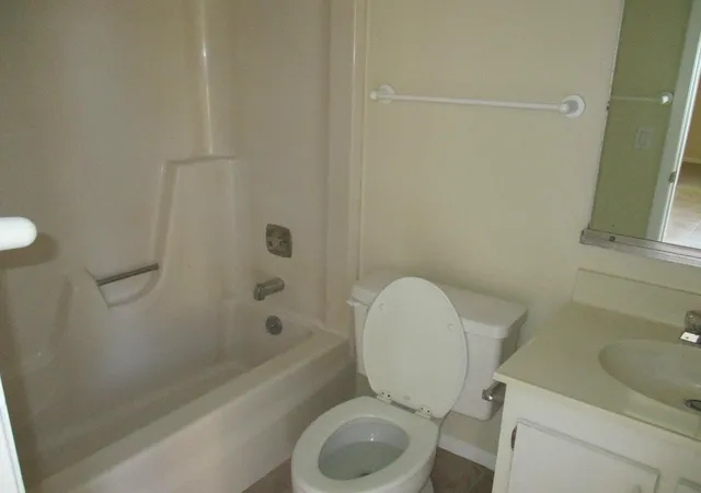 5th image of 825 Center St #3c, Jupiter, FL 33458 | MLS# R11143818