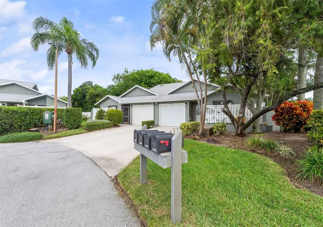 2nd image of 6809 Se Yorktown Dr, Hobe Sound, FL 33455 | MLS# F10538762