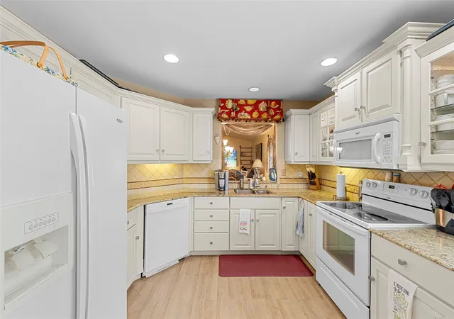 5th image of 6809 Se Yorktown Dr, Hobe Sound, FL 33455 | MLS# F10538762