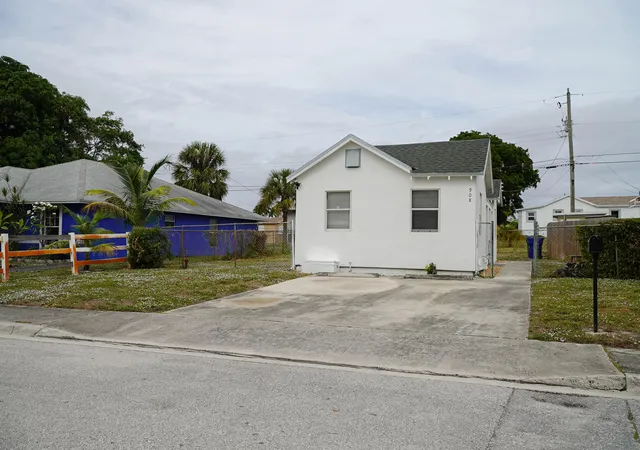 Homes for sale in Riviera Beach, FL | 908 W 5Th St, Riviera Beach, FL 33404 | MLS# R11144030