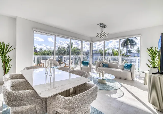 3rd image of 117 Lake Ave #204, Lake Worth Beach, FL 33460 | MLS# R11144186