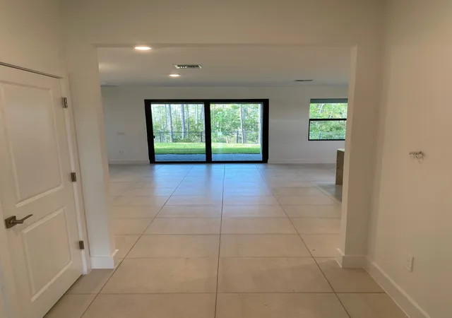 5th image of 6950 Se Park Trace Dr, Stuart, FL 34997 | MLS# R11144331