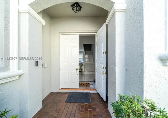 3rd image of 1547 Mariner Way, Hollywood, FL 33019 | MLS# A11923957