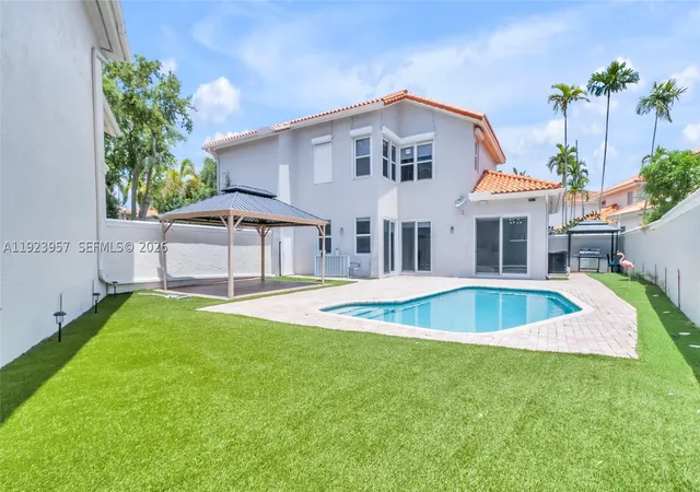 4th image of 1547 Mariner Way, Hollywood, FL 33019 | MLS# A11923957