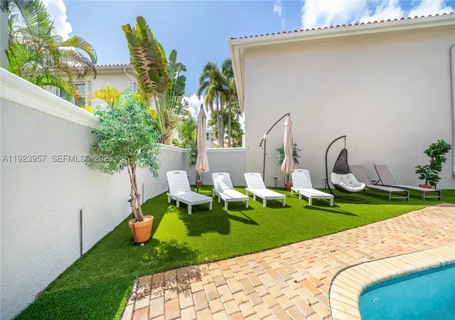 5th image of 1547 Mariner Way, Hollywood, FL 33019 | MLS# A11923957